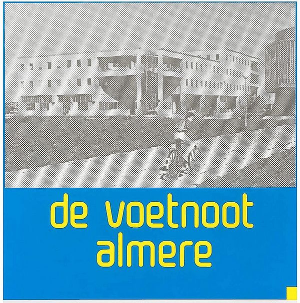 Kleurenfoto van de voorzijde van brochure uit 1987 over De Voetnoot in Almere Stad, collectie Stadsarchief Almere