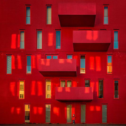 Foto van Paul Brouns van Paint it Red, Beneluxlaan, Almere Poort. Architect, Kuiper Compagnons