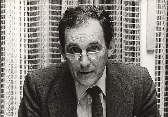 zwart wit foto met portret van landdrost Han Lammers in 1983