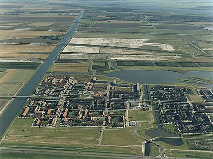 Almere Stad Waterwijk 1987 © Bart Hofmeester / AeroCamera