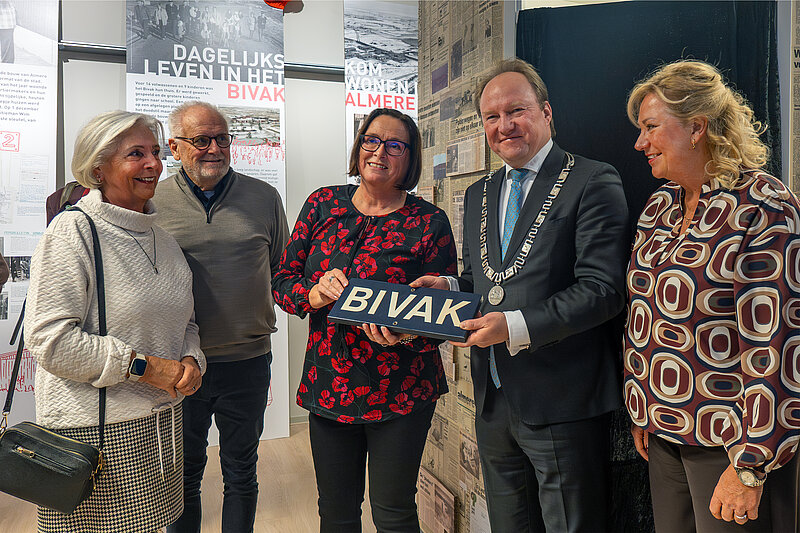 Kleurenfoto opening De Eerste Sleutels op 1 dec 2025, foto Geert van der Wijk