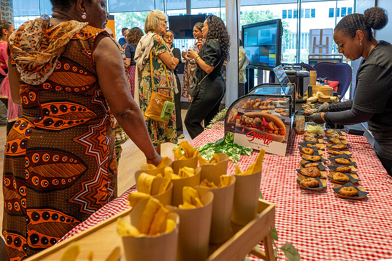 Catering Smalls Original tijdens Opening Thuis in Almere